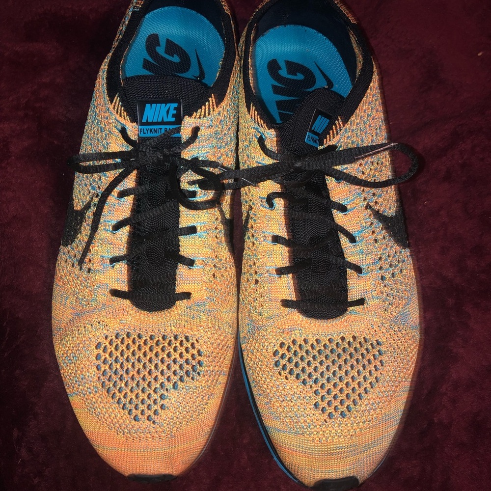 Nike Flyknit Racer - Picture 2 of 4